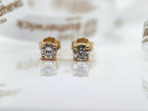 A Pair of Diamond Solitaire Earstuds