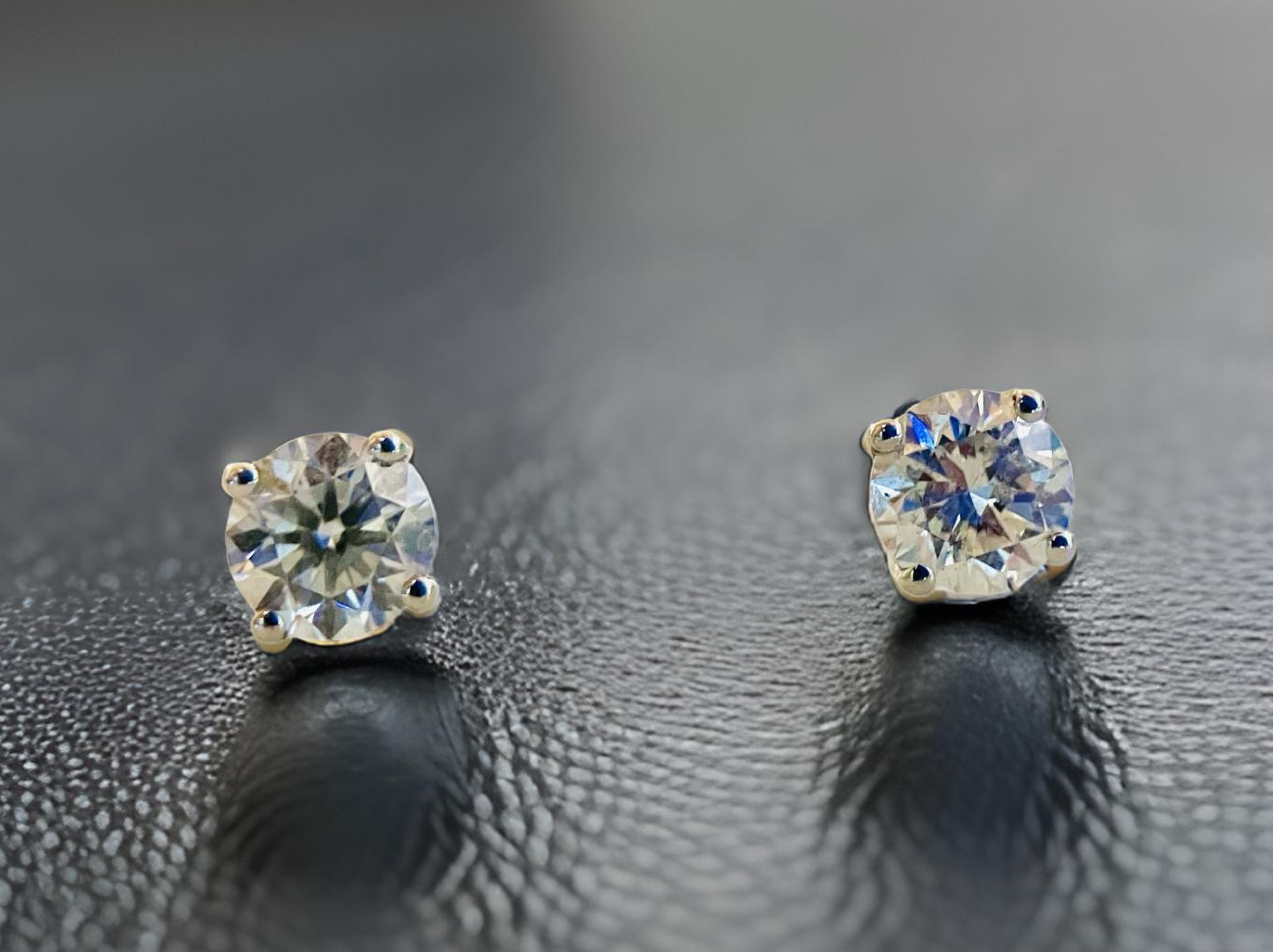 A Pair of Classic Diamond Earstuds